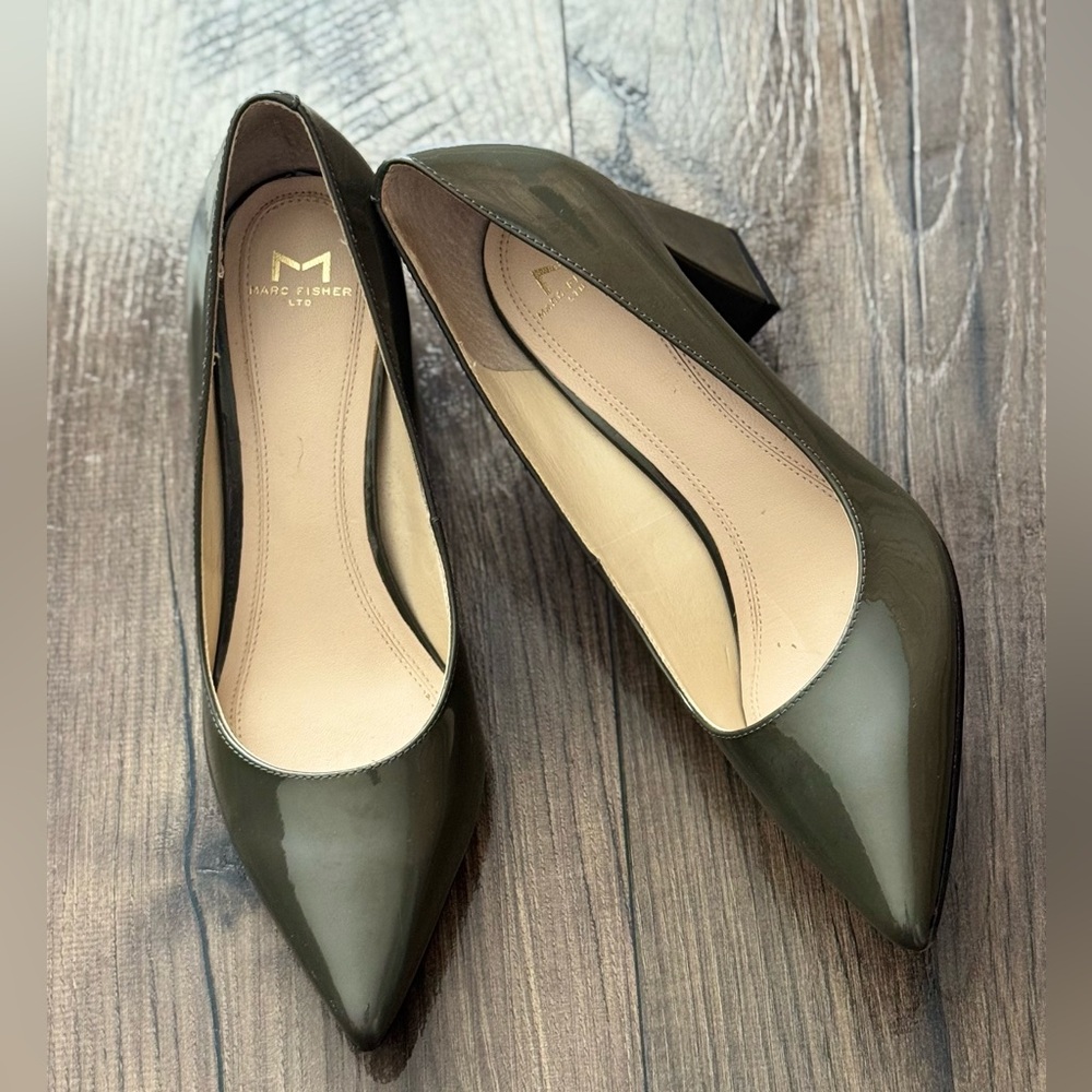 Marc Fisher Zala Block Heel Pointy Toe Pumps in a Glossy Patent Leather Size 6M